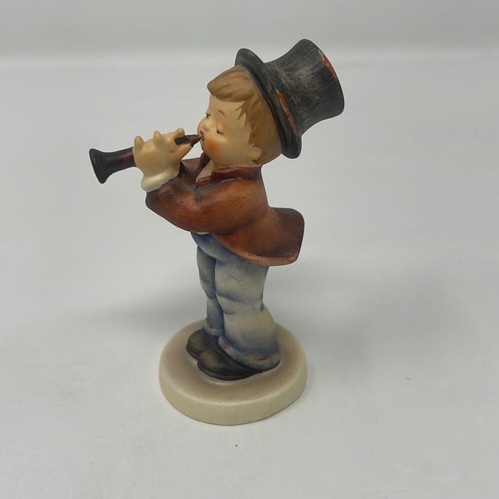 Vintage 1984 Goebel Hummel Serenade Figurine